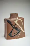 Shoji Hamada, Bouteille rectangulaire incurvée