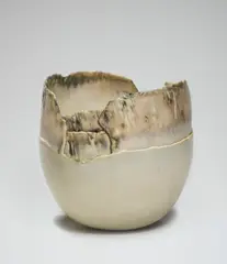 Mary White, Bol à bord déchiré, 1984