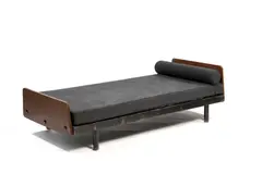 Jean Prouvé, Lit "SCAL" mod. 452, A lacquered steel and wood mod