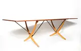 Table de salle à manger mod. AT-304 by Hans J. Wegner, A teak, oak and brass mod, offered Dec 2022