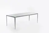 Philippe Starck, Table de salle à manger «Flat Egg»