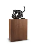 Studio Job, Lampe sculpture «Cat Fight», Signée, édition de 8 + 3 AP, en bronze patiné et poli, verre et LED
