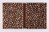 Willi Siber, Ohne Titel, 1996-2002, Jeweils: Holz, gebrochen, Asphalt, Kreide und Kalk auf Holz
