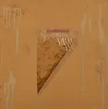 Joseph Beuys, Aus: Düsseldorf Art Scene, 1971, Multiple. Plastiktasche mit Hasenblut, auf Karton geklebt, hinter Glas