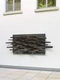 Pierre Theunissen, Ohne Titel, Fassdauben auf lackierter Holzplatte