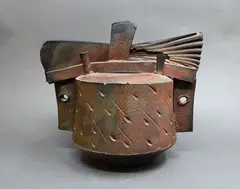 Jeff Mincham, Sculptural pot