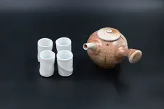 Duncan Shearer, Stoneware teapot with four small porcelain cups