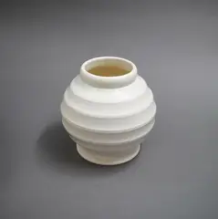 Ernest Shufflebotham for Crown Lynn, Small hand-potted spherical vase