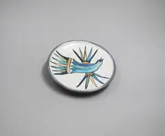 Small hand-painted wall plate by Elizabeth Lissaman, sold Feb 2023
