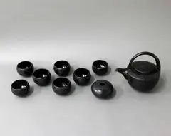 Anneke Borren, Black on black glazed tea set