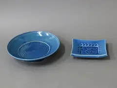 Marylin Wiseman, A blue dish and a small tray