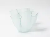 ‘Cartoccio’ handkerchief vase by Pietro Chiesa for Fontana Arte, sold May 2021