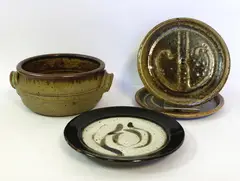 Warwick Lidgard, Pair of stoneware plates