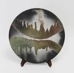 Una Sharpley, Large circular platter