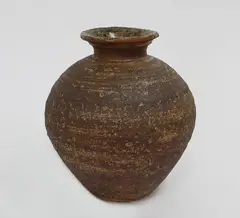 Stoneware jar by Len Castle, sold Feb 2018