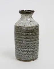 Stoneware vase by Len Castle, offered Feb 2018