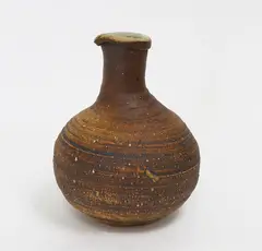 Stoneware jug by Len Castle, offered Feb 2018