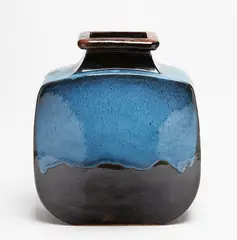 Len Castle, Blossom vase