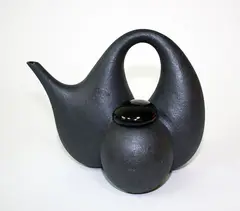Earthenware teapot by Rick Rudd, sold Oct 2016