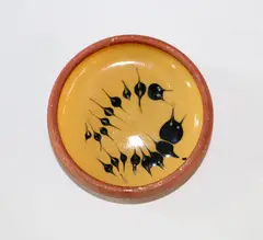 Slip trailed pin dish by Len Castle, sold Feb 2016