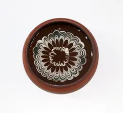 Slip trailed earthenware pin dish by Len Castle, sold Feb 2016