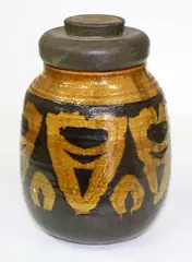 Betty Beadle, Stoneware lidded jar