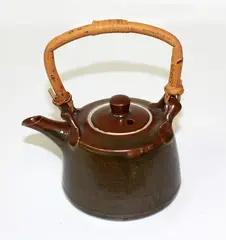 Lindsay Bedogni, Brown glazed teapot