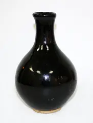 Stoneware pear-shaped vase by Len Castle, sold Sep 2015