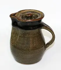 Stoneware coffee pot by Denis O’Connor, sold Sep 2015