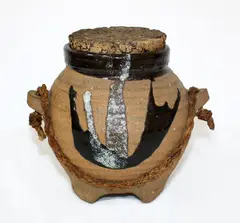 Pat Perrin, Stoneware onion pot