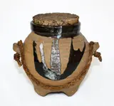 Pat Perrin, Stoneware onion pot
