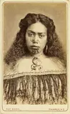 Foy Brothers, Portrait of a young Ngati Maru woman