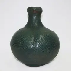 Stoneware vase by Len Castle, offered Feb 2015