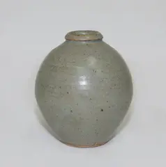 Small ovoid vase by Len Castle, offered Feb 2015