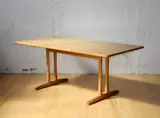 A good Shaker oak extension dining table by Borge Mogensen for Frederica furniture, sold Oct 2014