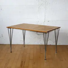 Dining table by Arne Jacobsen, sold Oct 2014