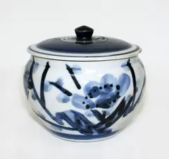 Tomimoto Kenkichi [attrib.], Blue and white porcelain lidded jar