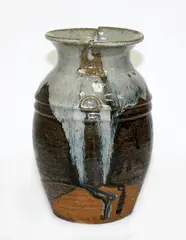 Taroemon Nakazato, Karatsu style stoneware vase