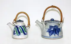 Barry Hockenhull teapot, and Sally Vinsen teapot