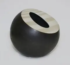 Leo King, Spherical slip cast orb