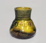 Briar Gardener, Miniature vase