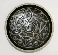 Stoneware plate by Warren Tippett, sold Mar 2014