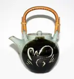 Doreen Blumhardt, Stoneware lidded teapot