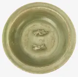 Small Chinese Longquan celadon dish, Yuan/Ming dynasty