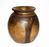 Roger Brittain, Stoneware lidded pot