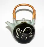 Doreen Blumhardt, Stoneware lidded teapot