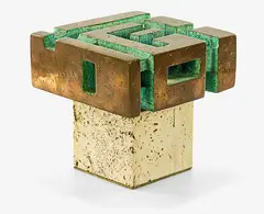 Guy Ngan, Habitation