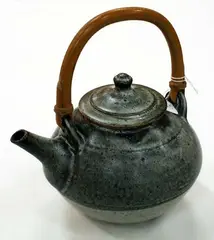 Stoneware teapot by Len Castle, sold Jul 2013