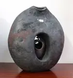 Patricia Perrin, Large stoneware vase