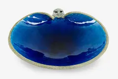 Len Castle, Impressive bird headed bowl.